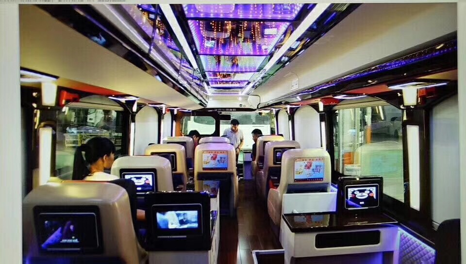 大巴車